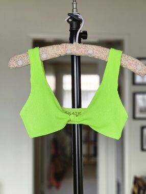Skatie Penny Crinkle Bikini Top in Corona Neon Green